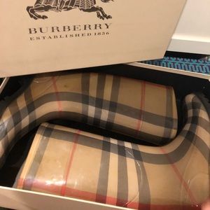 Burberry Rain Boots Size 9